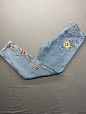 TOP Trends We're Denim Wear Floral Embroidered Mom Jeans Size 38